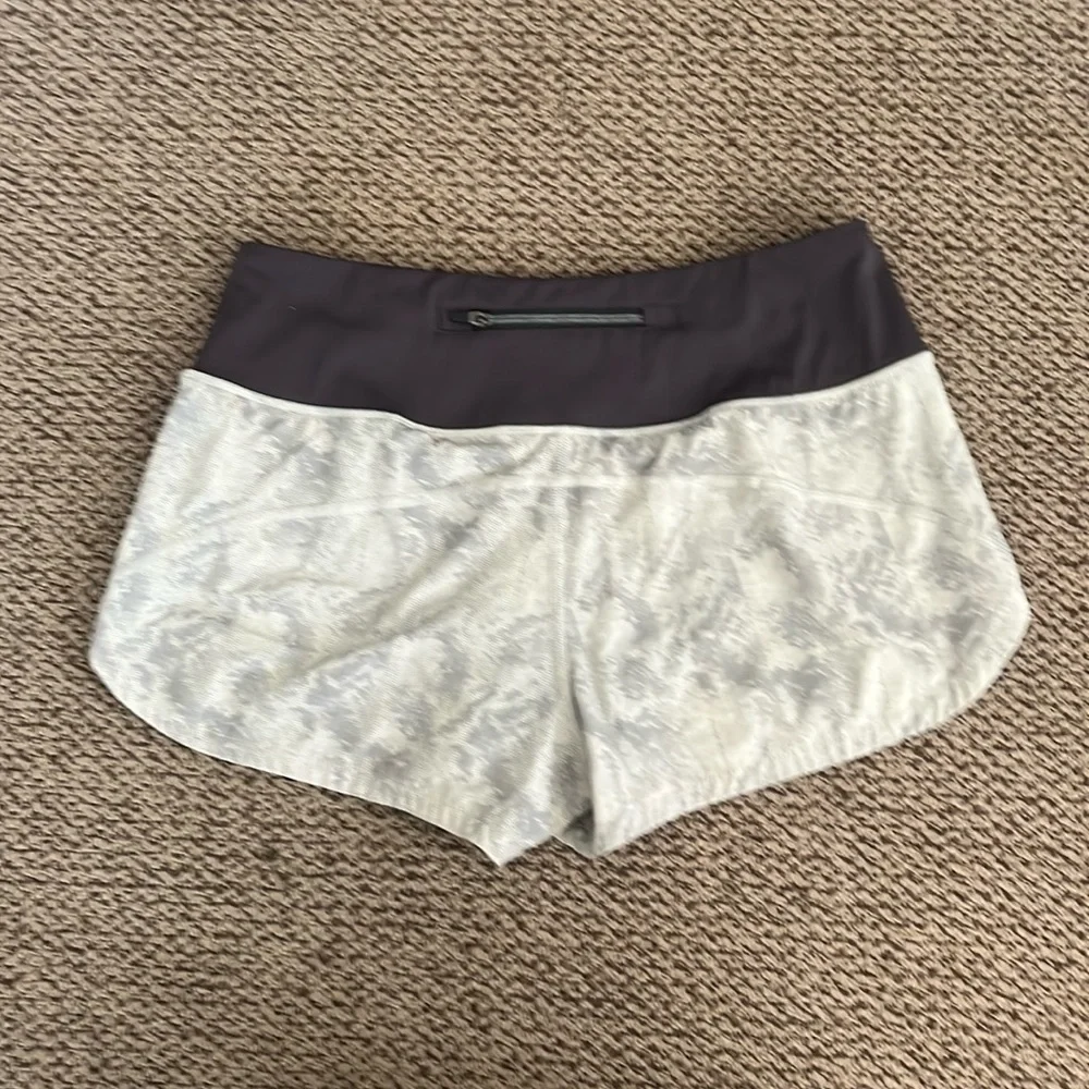 Vuori work out shorts - Picture 2 of 7
